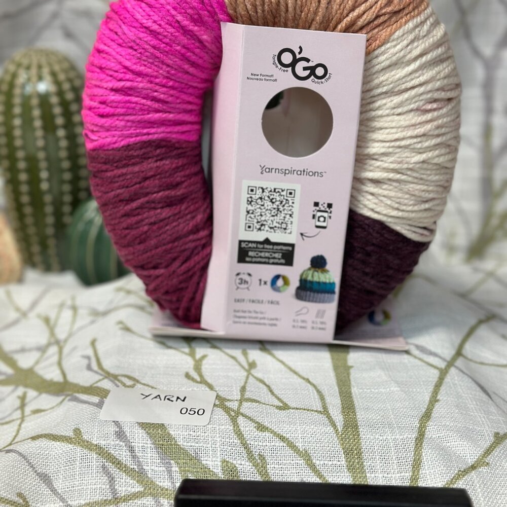 YARN 50 CARON COLORAMA OGO LIPPY PINK MAROON ACRYLIC